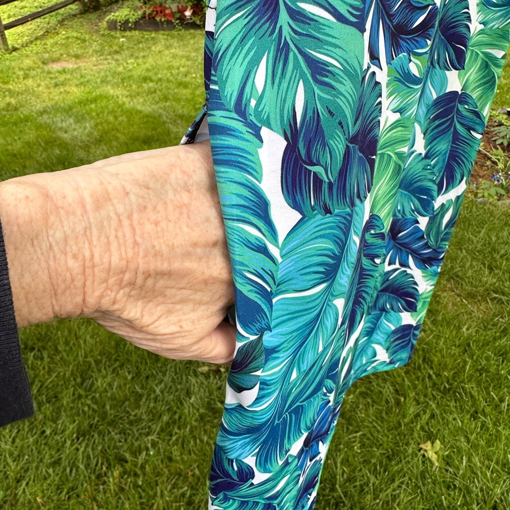 NWOT BEAUTIFULLY COLORED DRESS! - Picture 8 of 17